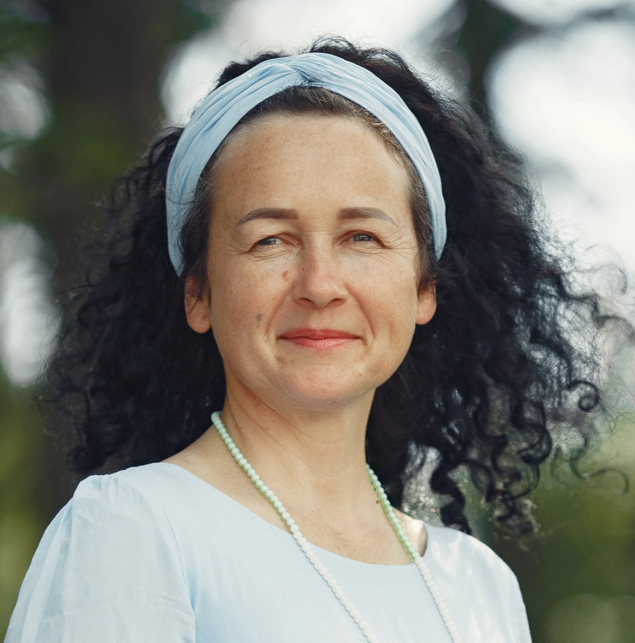 Emily Carter<span class="fi fi-gb" style="margin-left: 6px;"></span>