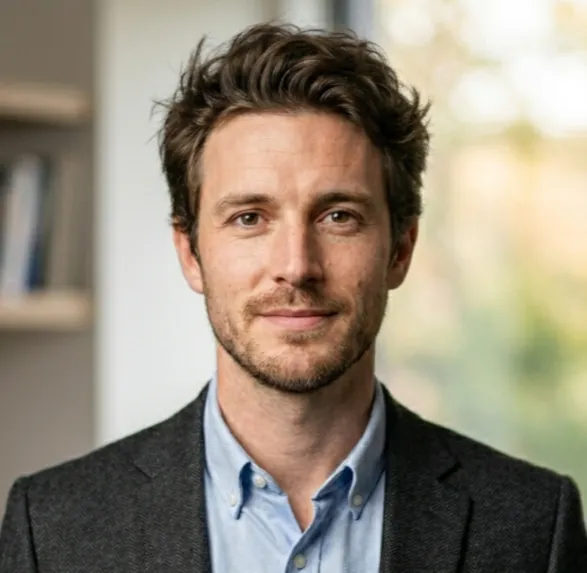 James Walker<span class=